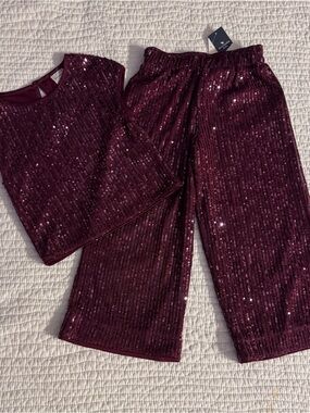 NWT Abercrombie Kids Girls Maroon Sequin
2 Piece Set Size 5/6 Holiday Party
Gift